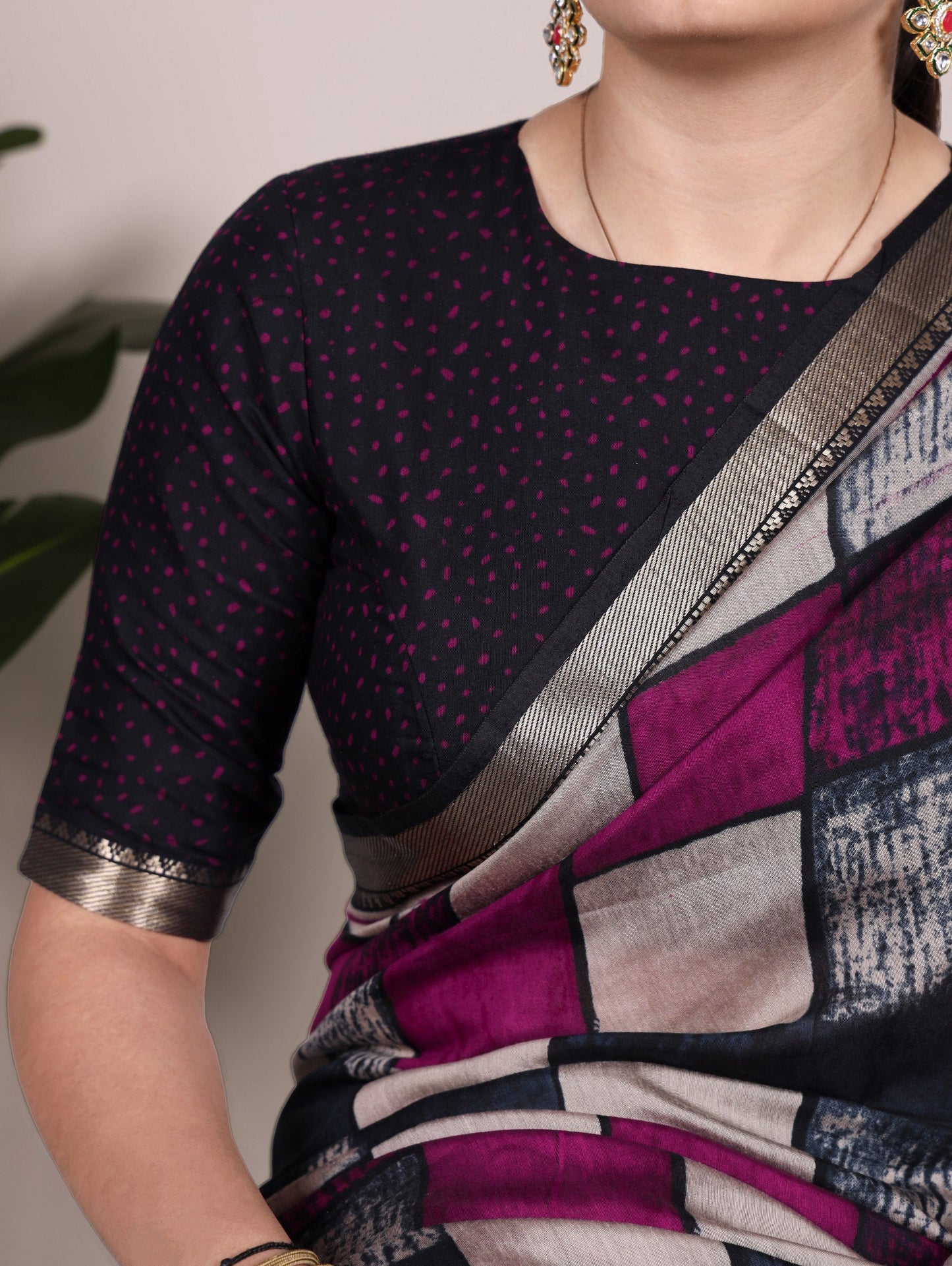 Digtial Printed Maroon Box Pattern With Temple Border Saree